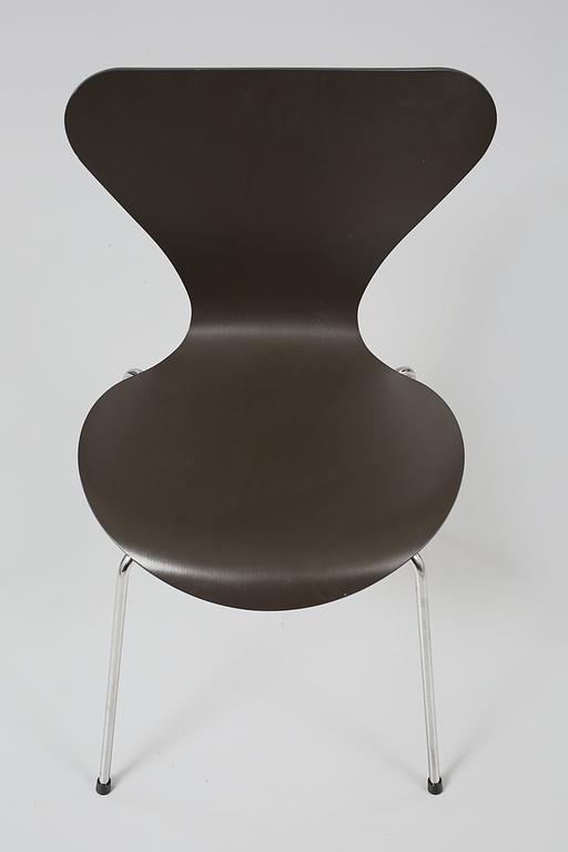 STOLAR, 4 st, "Sjuan" Arne Jacobsen, Fritz hansen, Danmark, 2007.