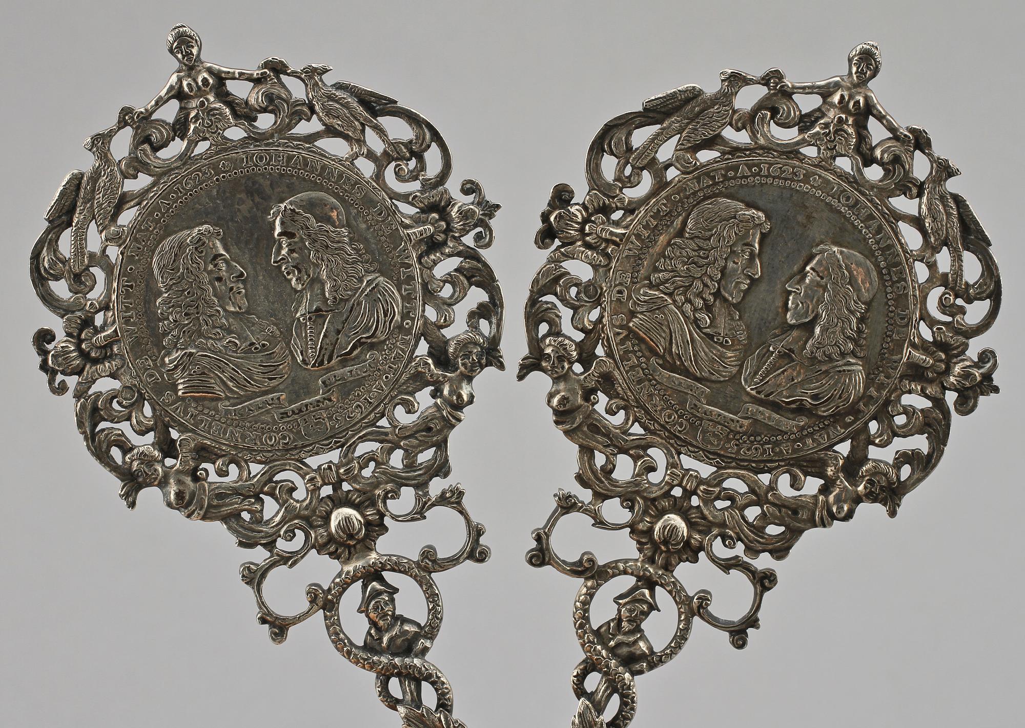 SERVERINGSBESTICK, 2 st, silver, 1800/1900-tal, Holland. Vikt 445 g.
