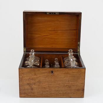 Flaskschatull, 1800-talets första hälft.