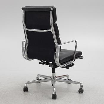 Charles & Ray Eames, a "Soft Pad Chair EA 219" swivel chair, Vitra, 21st century.