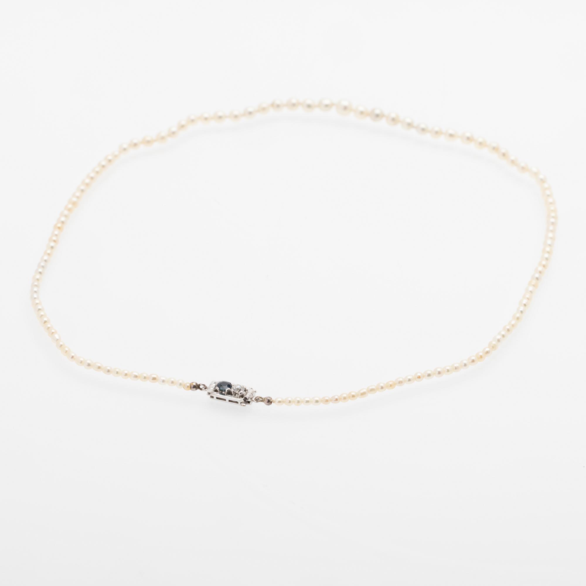 W.A. Bolin, Collier med odlade pärlor, diamant och safir, Stockholm 1947.