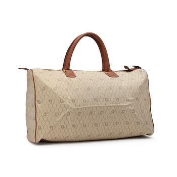 375. CHRISTIAN DIOR, a beige bag.