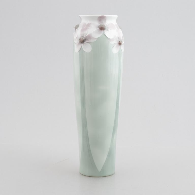 Astrid Bodén, an Art Nouveau porcelaine vase, Rörstrand, early 20th Century.