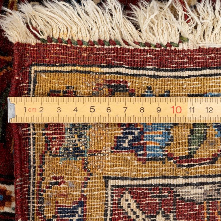 Rug, Ghom, approx. 205 x 135 cm.