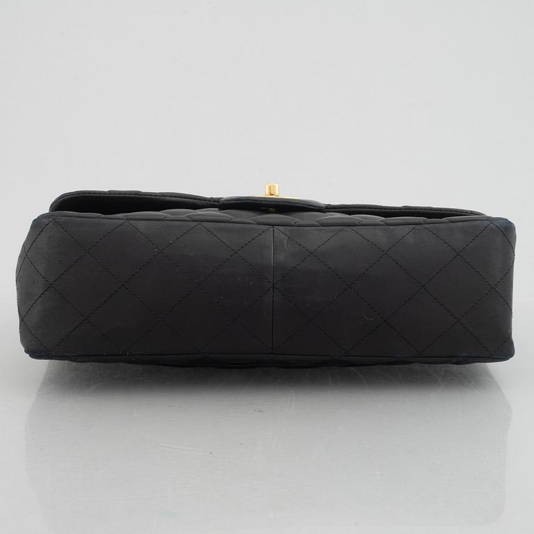 Chanel, väska, "Maxi Classic Flap Bag", 2009-10.