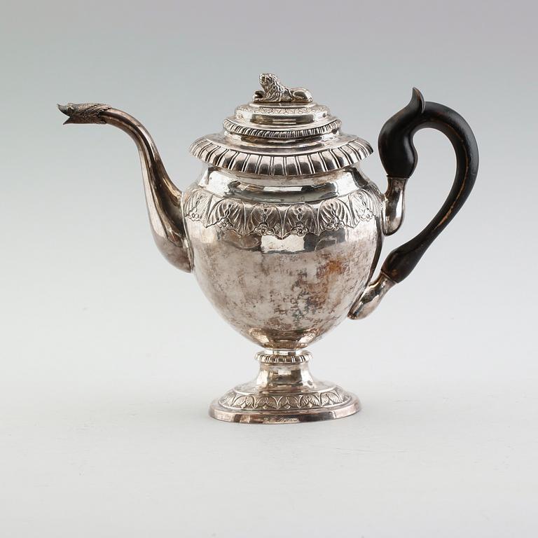 KAFFEANNA, silver, Magnus Fryberg, Jönköping 1833. Total vikt ca 820 g.