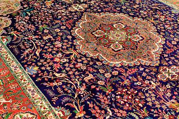 A CARPET, Figural Tabriz, ca 407 x 304 cm.