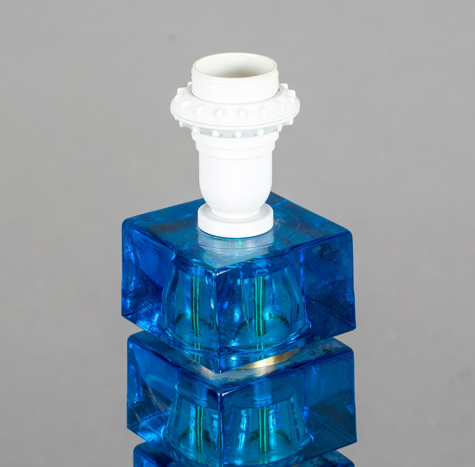 BORDSLAMPA, glas, Carl Fagerlund, Orrefors, 1900-talets andra hälft.