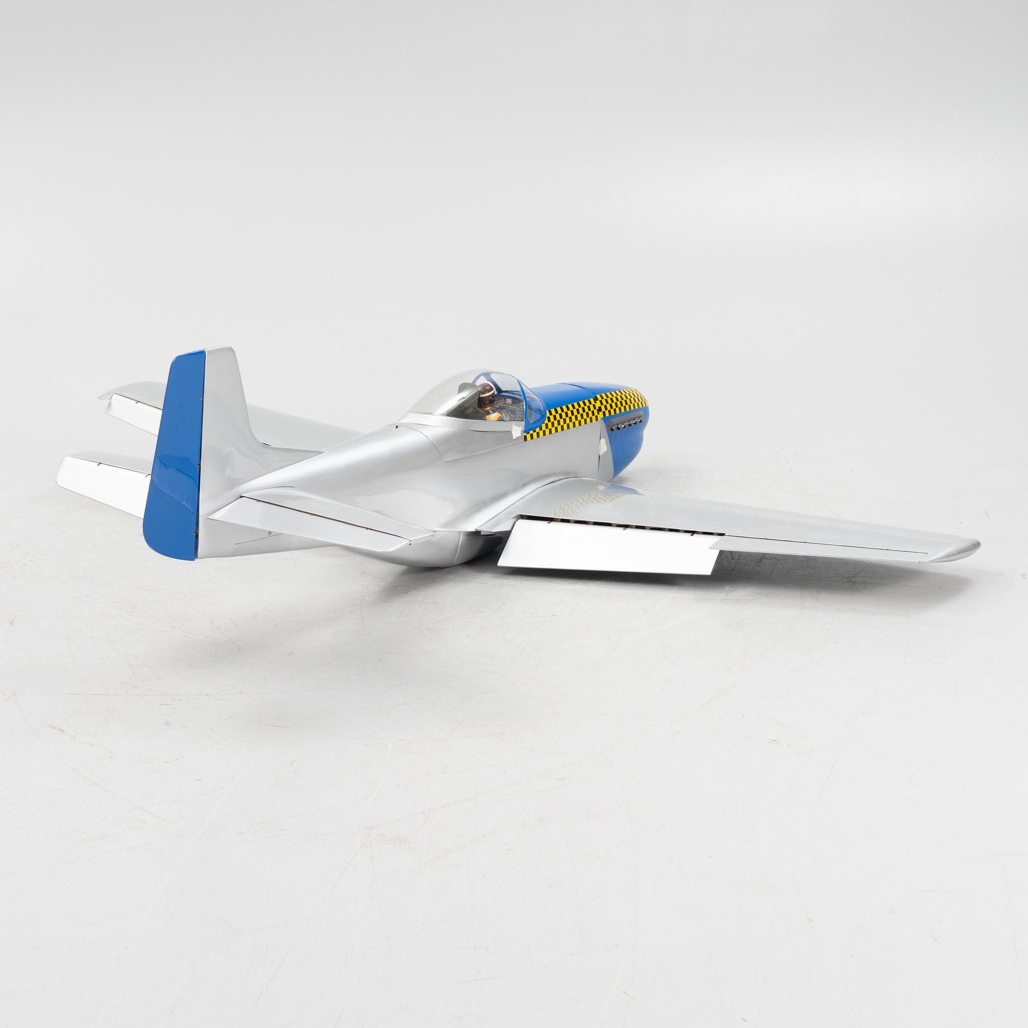 Flygplansmodell av en P-51 Mustang, Black Horse model, samtida.