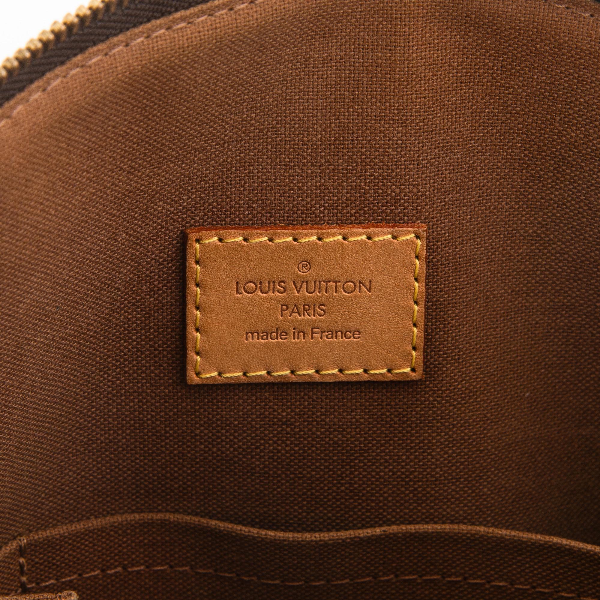 Louis Vuitton, a 'Lockit PM' bag.