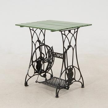 Trädgårdsgrupp 3 dlr 1900-talets första hälft.