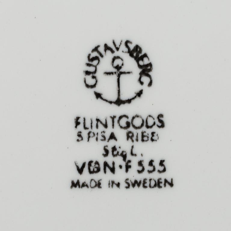 STIG LINDBERG, servisdelar, 32 stycken, porslin,"Spisa Ribb", benporslin, Gustavsberg, 1955-1974.