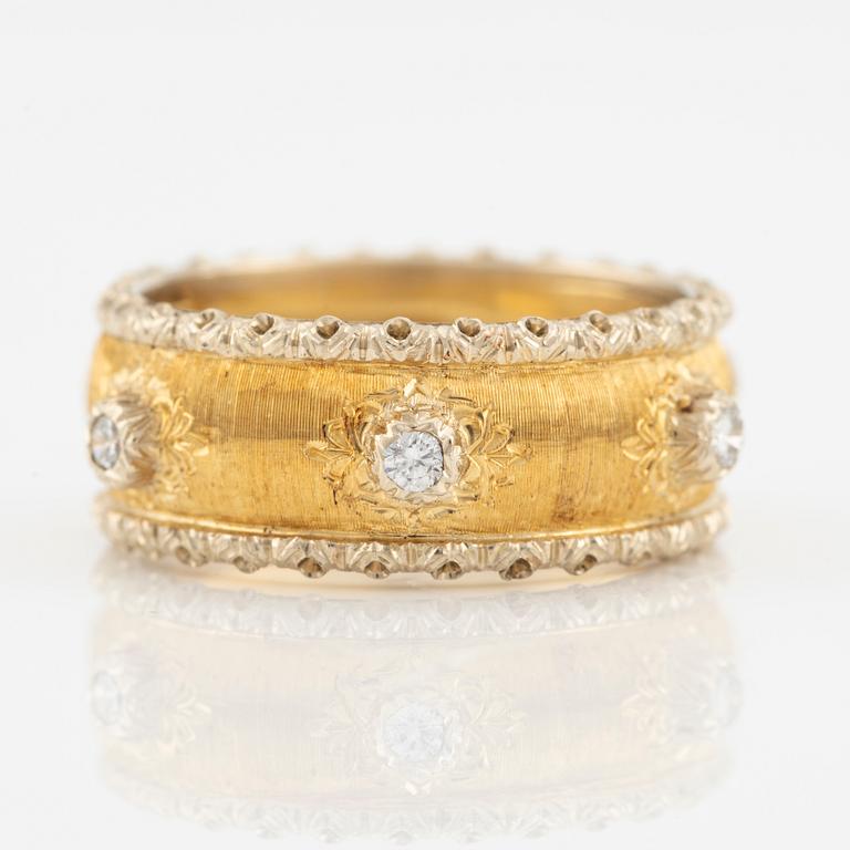 Ring, gold with brilliant-cut diamonds.
