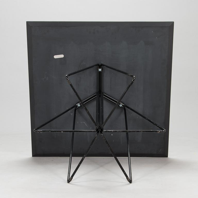 Lella och Massimo Vignelli, bord, "Paperclip", Knoll 1994.