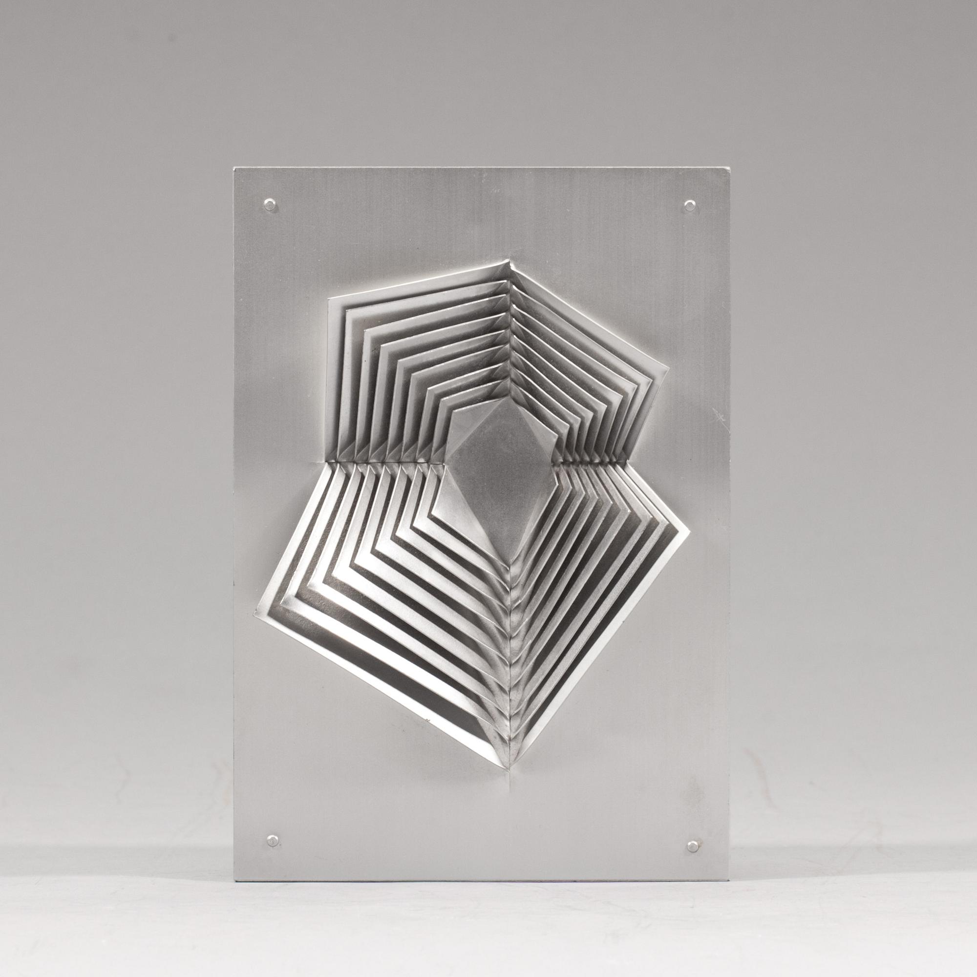 ARNE JONES, skulptur, aluminium.