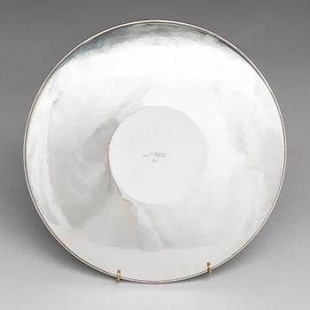 Tapio Wirkkala, A silver dish, marked TW, Kultakeskus, Hämeenlinna 1977.