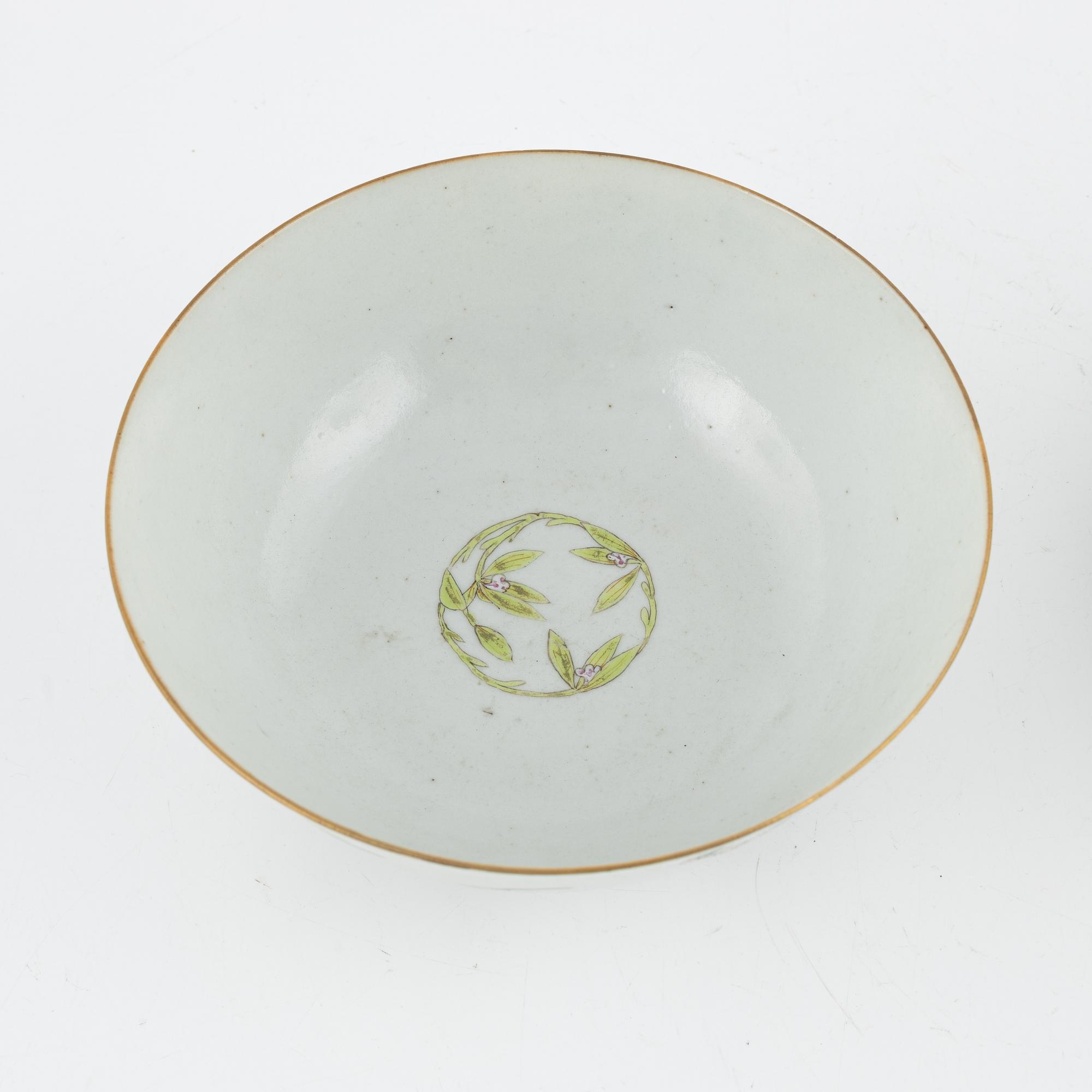 Two Chinese porcelain bowls, early 20th Century.