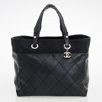 Chanel, A 'Biarritz' bag.
