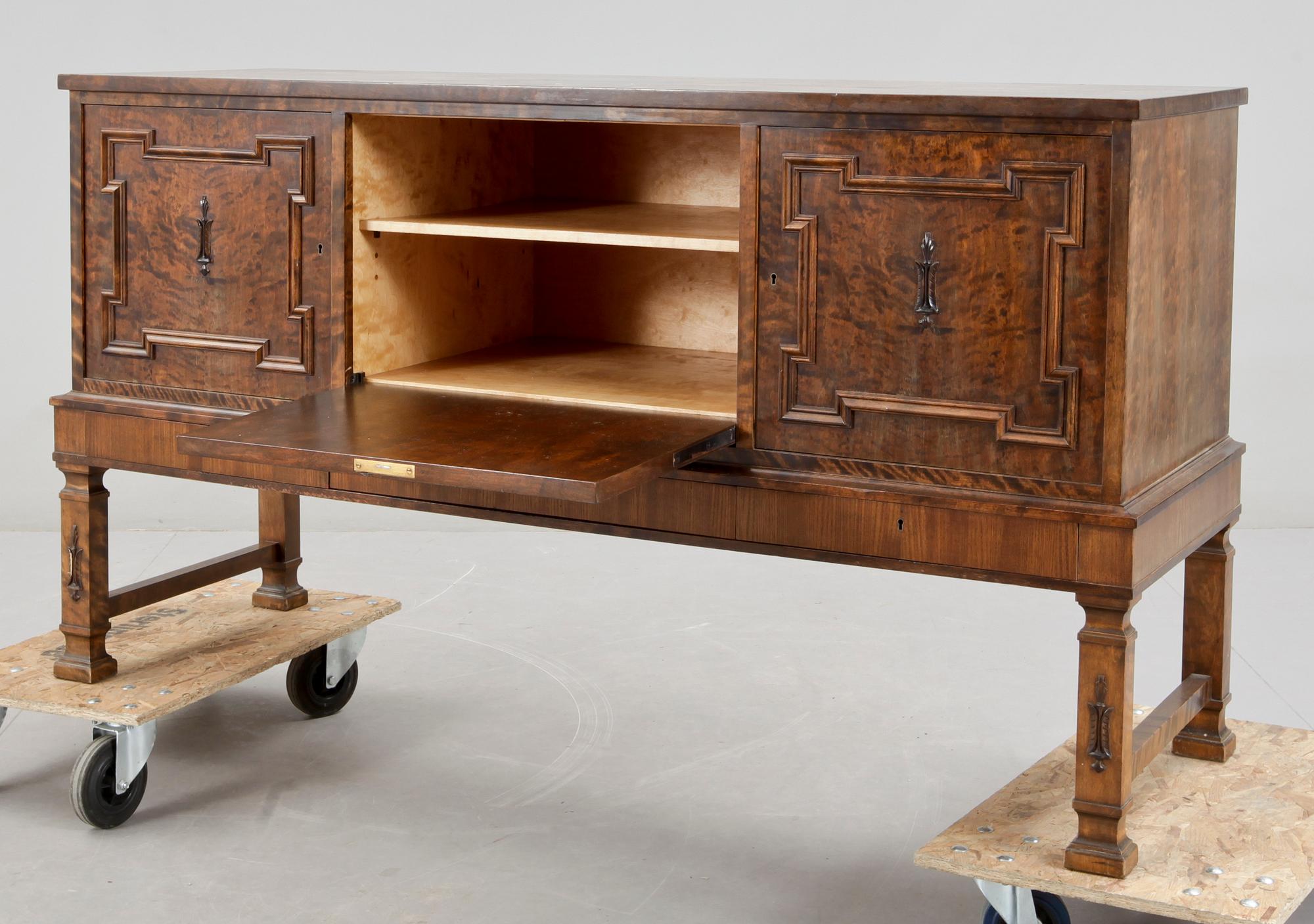 SIDEBOARD, 1930-tal.