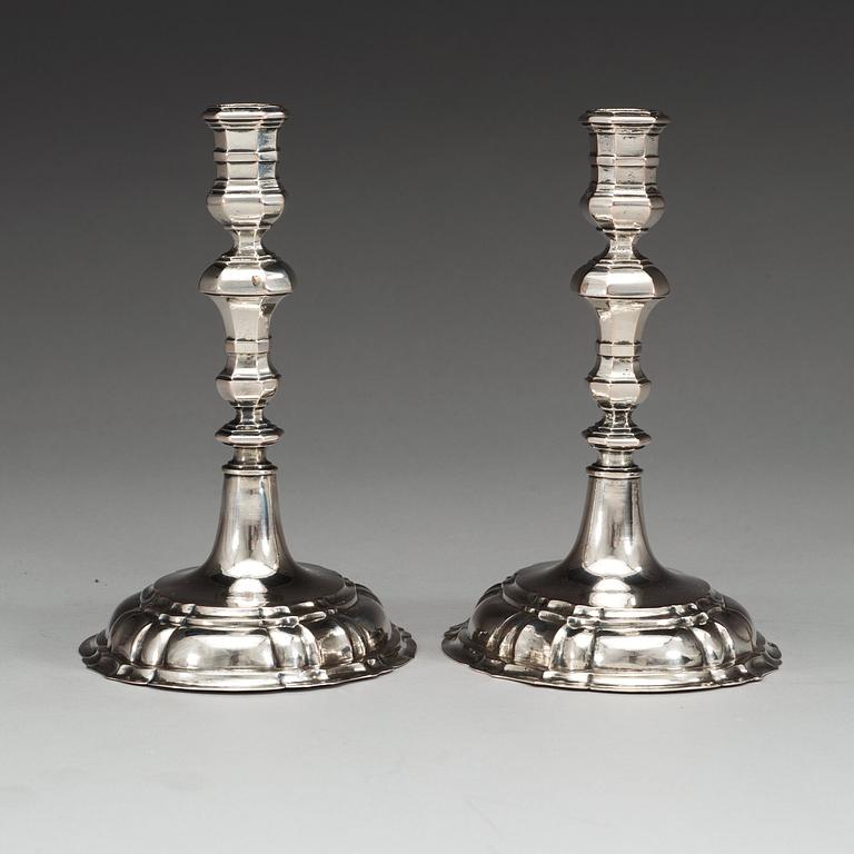 A pair of Polish 18th century silver candelsticks, marks of George Kahlert der Jüngere, Breslau (1732-1772).