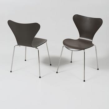 STOLAR, 4 st, "Sjuan" Arne Jacobsen, Fritz hansen, Danmark, 2007.
