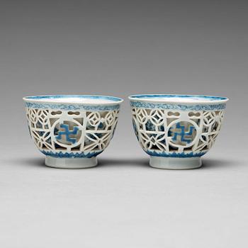 616. Two blue and white 'Ling Long' bowls, Qing dynasty, Kangxi (1662-1722).