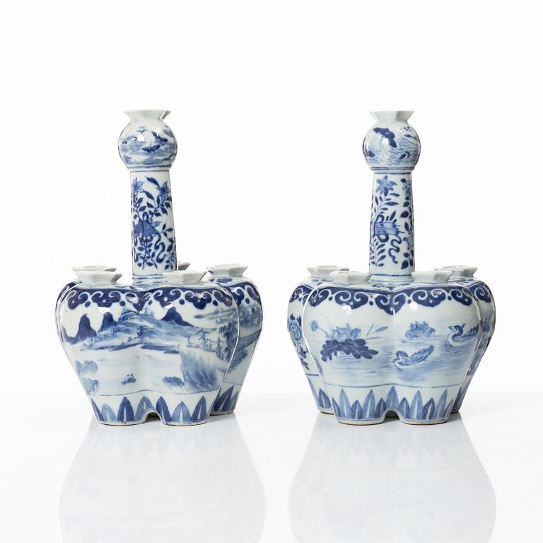 Two Chinese blue and white porcelain tulip vases, 20th century.