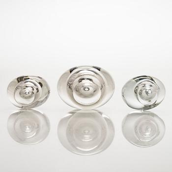 Timo Sarpaneva, Three glass objects "Heart". signed Timo Sarpaneva.