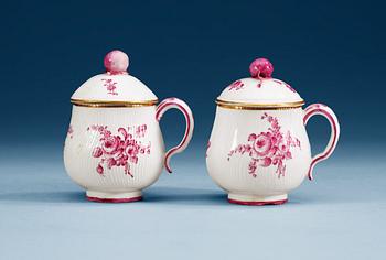 1337. A pair of Swedish Marieberg soft paste custard cups with covers, 18th Century.