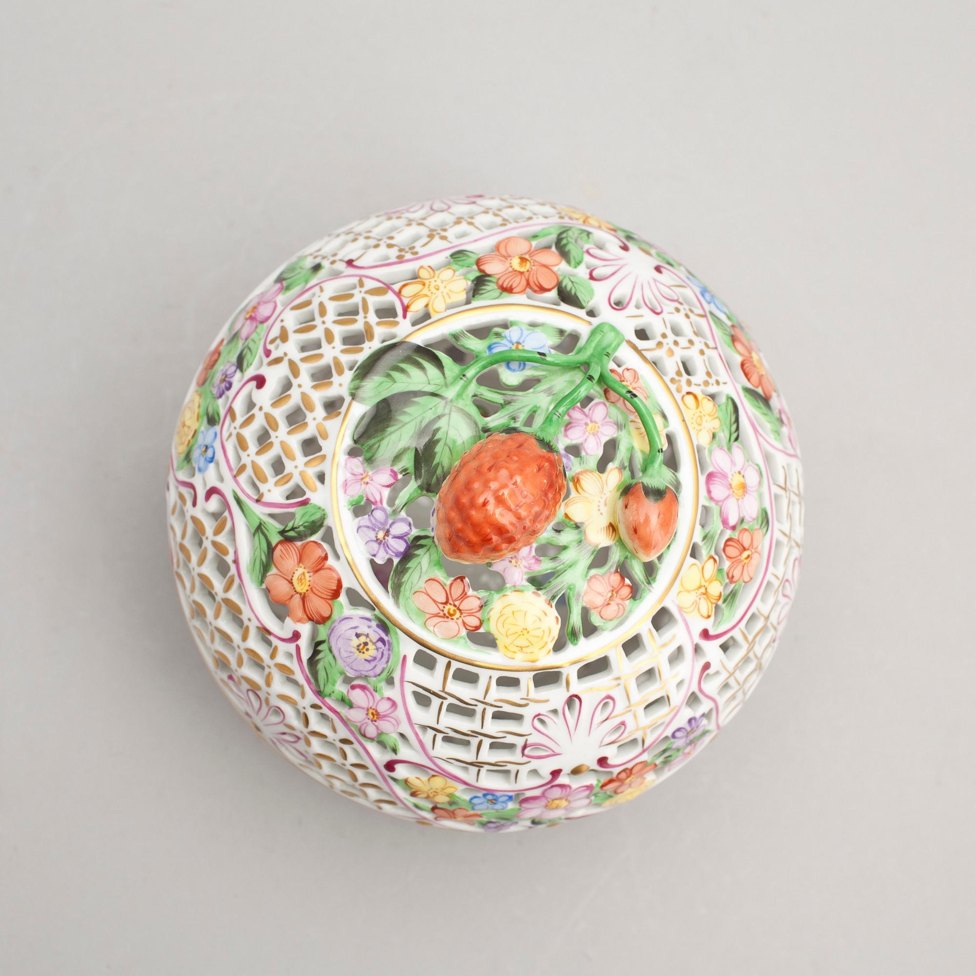 GALLERSKÅL, porslin Herend, Ungern, 1900-tal.