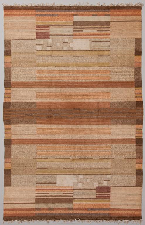 Laila Karttunen, LAILA KARTTUNEN, A 1930s Finnish flat weave carpet for Kiikan Mattokutomo. 291x188 cm.