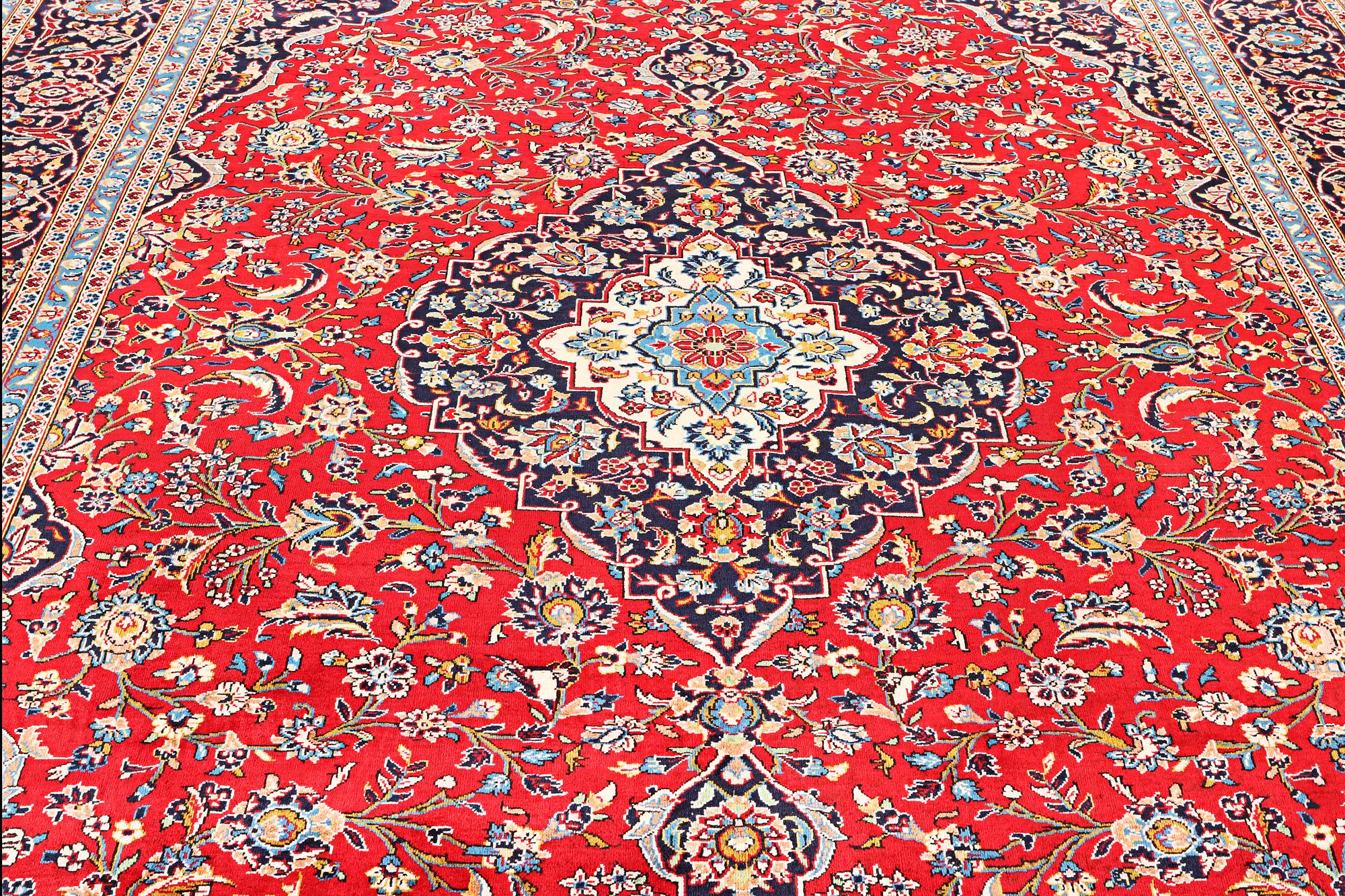 A Kashan carpet, c. 412 x 300 cm.