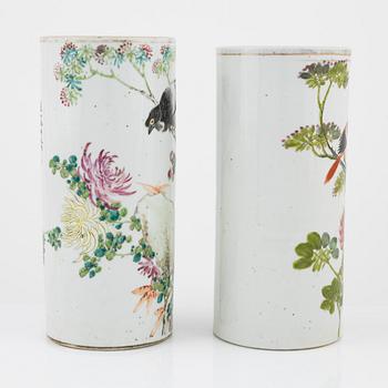 A set of two Chinese porcelain vases, mid 20th century.