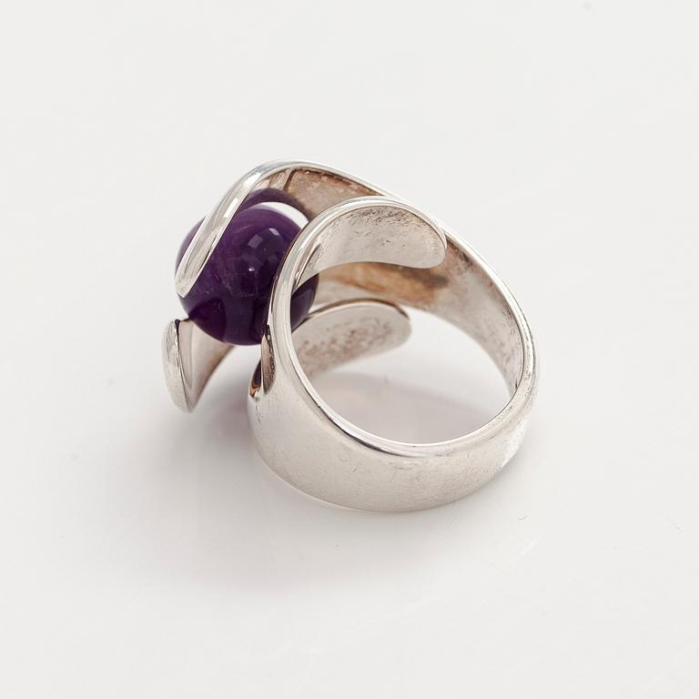 Elis Kauppi, necklace and ring, amethysts, silver, Kupittaan Kulta, Turku 1974.