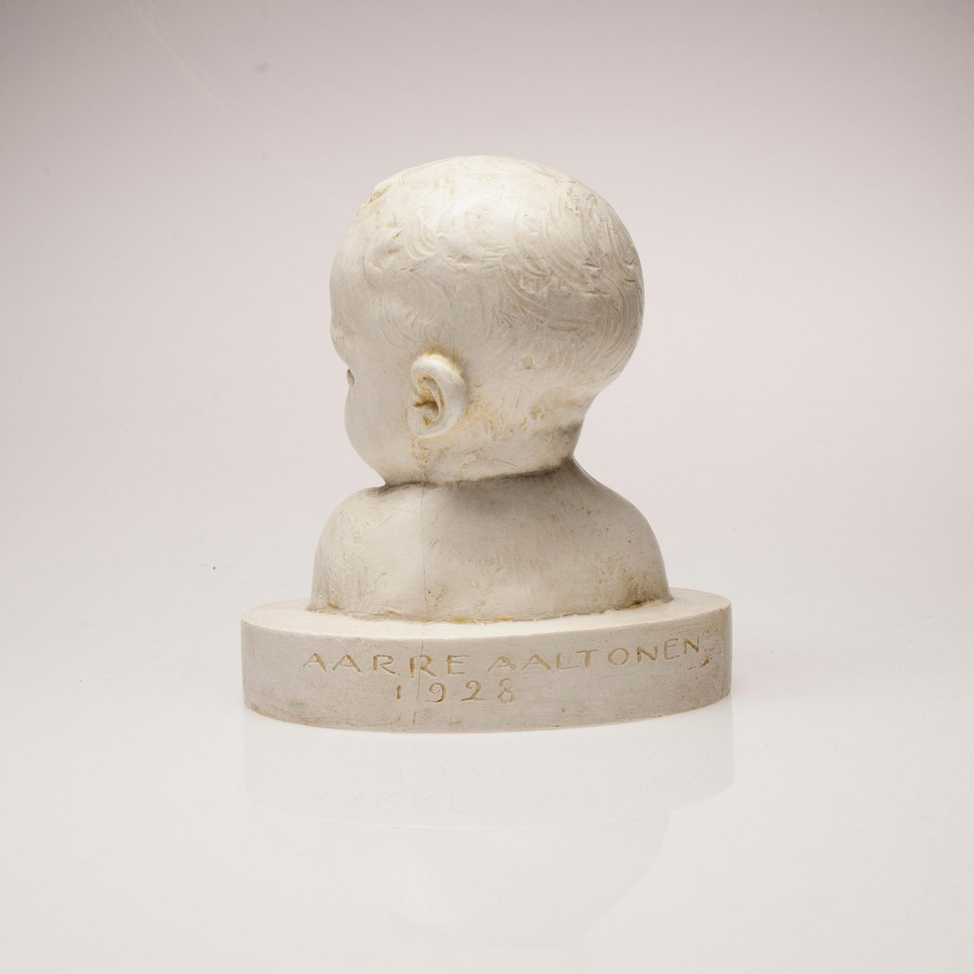 AARRE AALTONEN, skulptur, gips, signerad och daterad 1928 i godset.