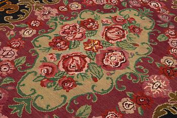 Carpet, Bessarabian kelim, so-called rose kelim, approx. 335 x 215 cm.