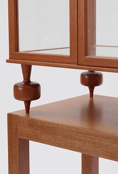 A Josef Frank mahogany showcase cabinet, Svenskt Tenn, model 2077.