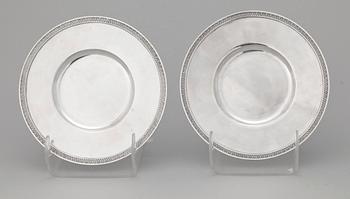 TALLRIKAR, ett par, sterlingsilver, Borgila, Stockholm 1931-34. Totalvikt ca 430 gram.