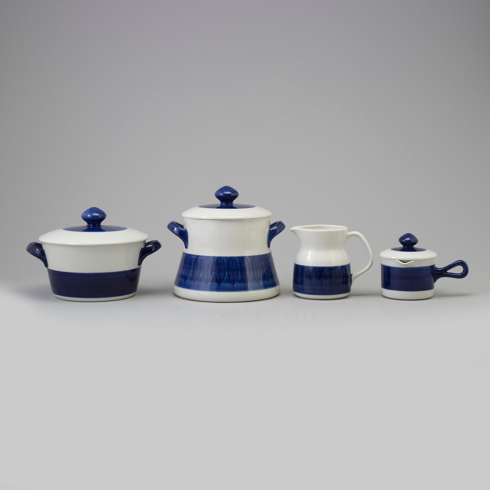 a 51 pcs porcelin dinner service, 'Koka blå', by Hertha Bengtsson, Rörstrand, in production 1956-1988.