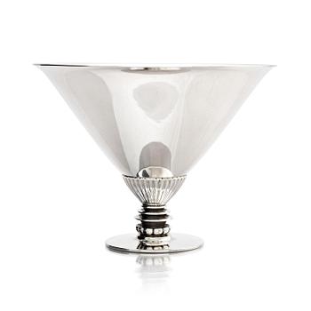 518. Georg Jensen, skål på fot, sterling silver, modell 259, design Gundorph Albertus, Köpenhamn efter 1945.