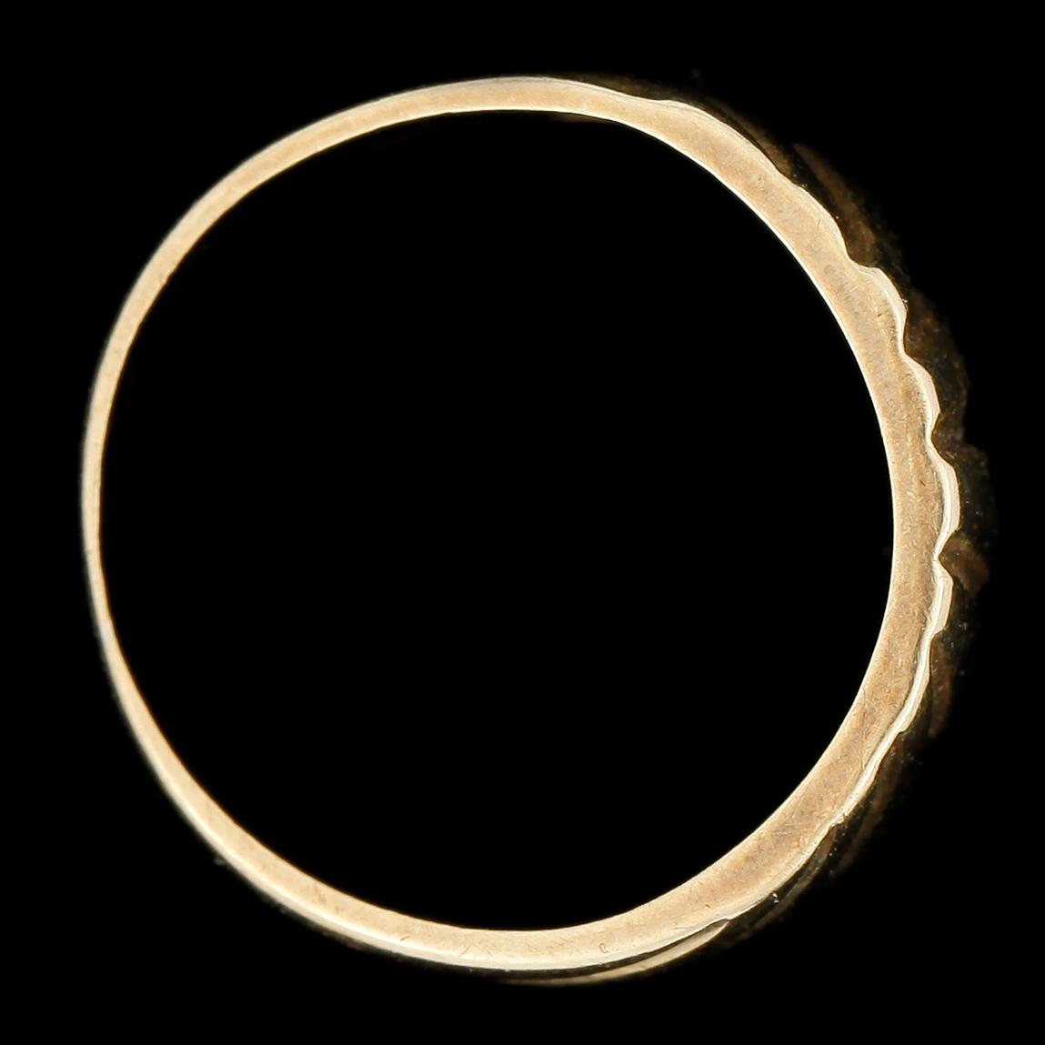 RINGAR, 2st, 14k guld, en med blå sten. Totalvikt 11,8g.