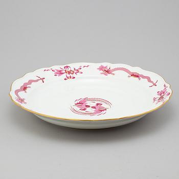 A large Meissen dish, circa 1900.