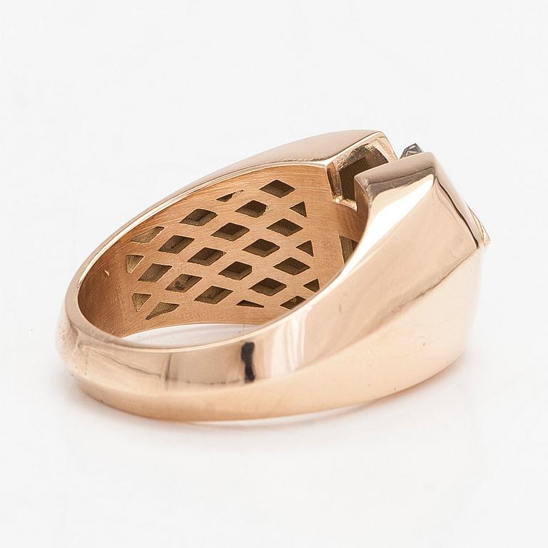 A 14K gold ring, princess-cut diamond approx. 5.0 ct, Jarkko Perälä, Vaasa, Finland.