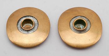 LJUSSTAKAR, 1 par, brons, Bertel Gardberg, Boda, Finland.