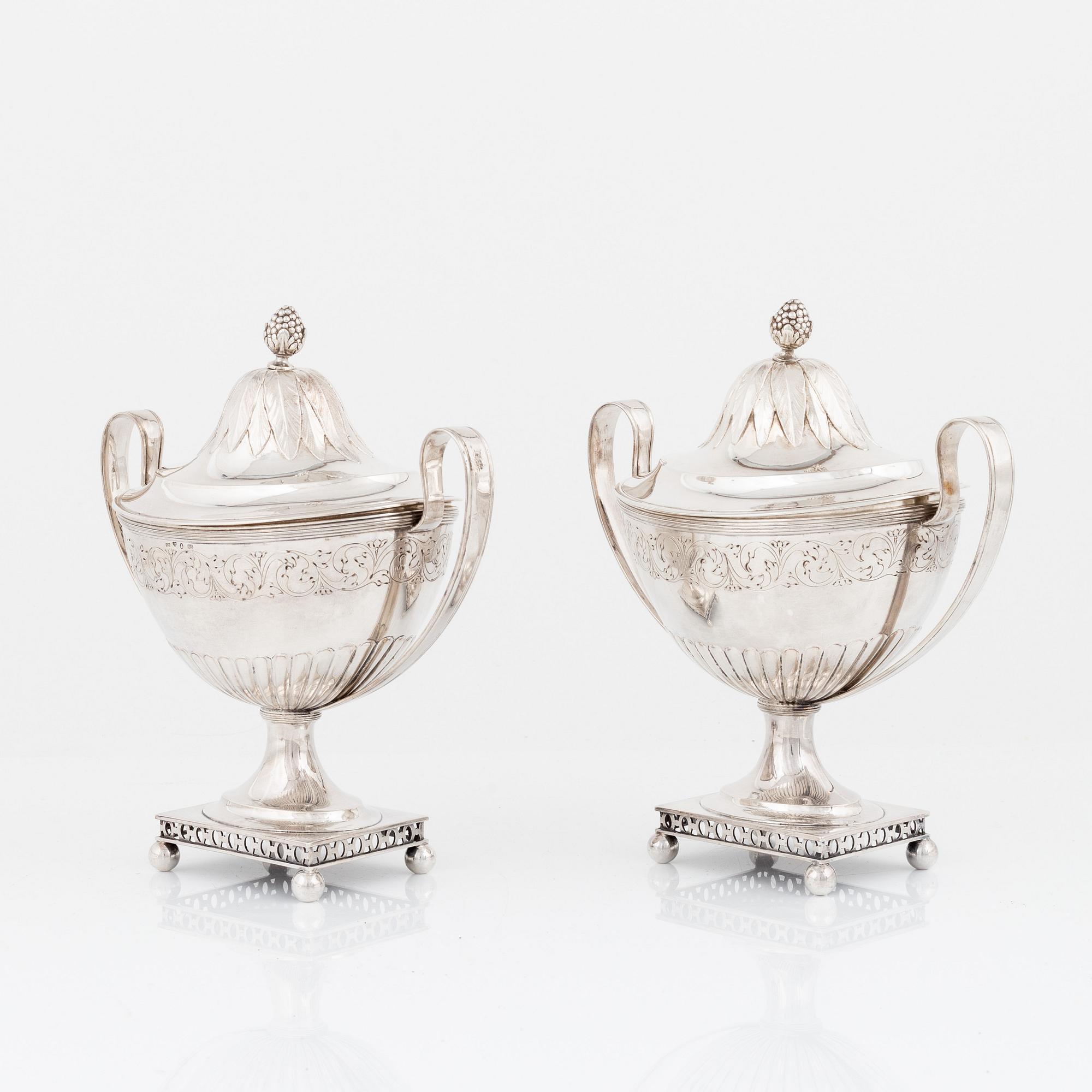 A pair of Swedish silver sugar bowls, marks of Gustaf Möllenborg, Stockholm 1898.