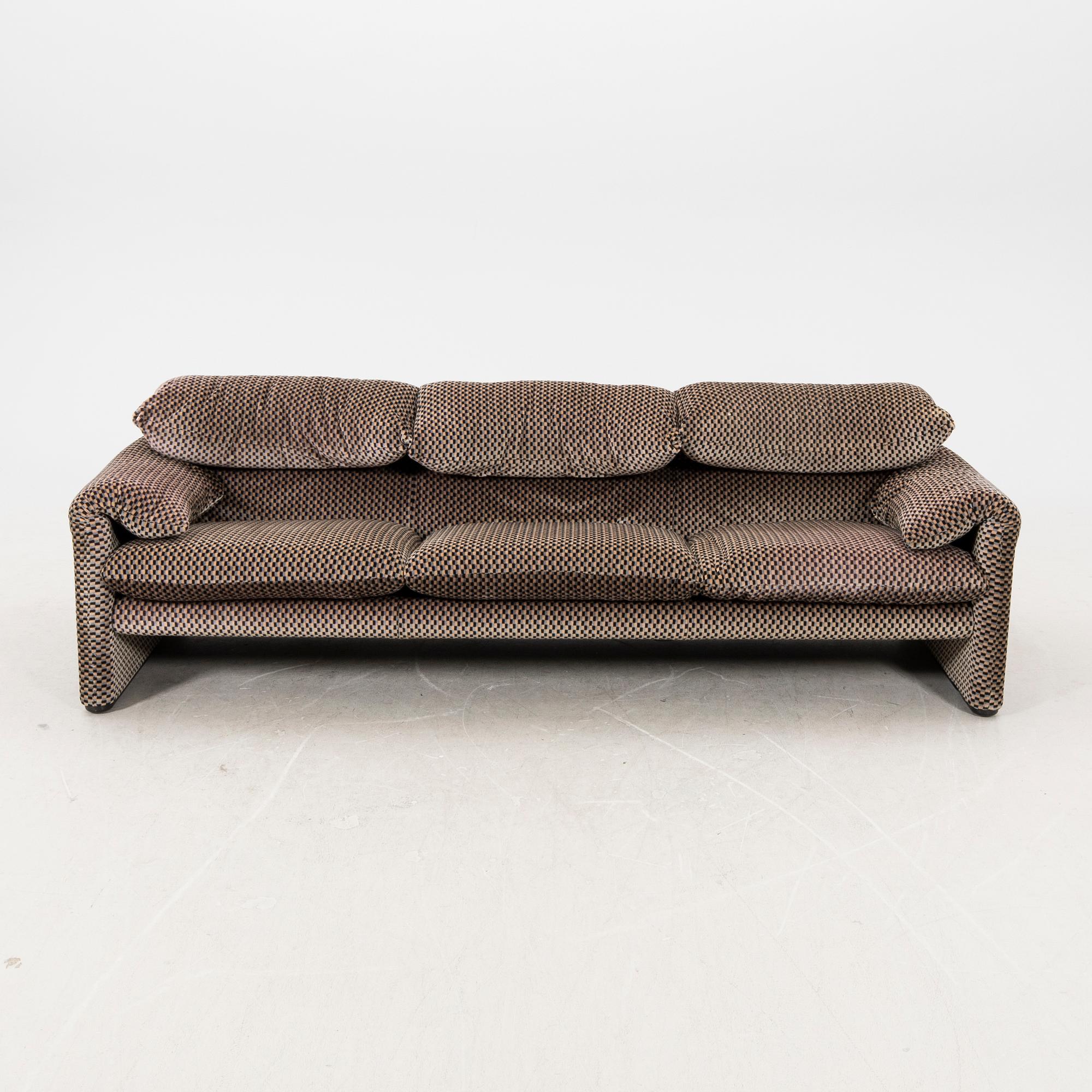 Vico Magistretti, a 'Maralunga' sofa from Cassina, Italy, late 20th Century.