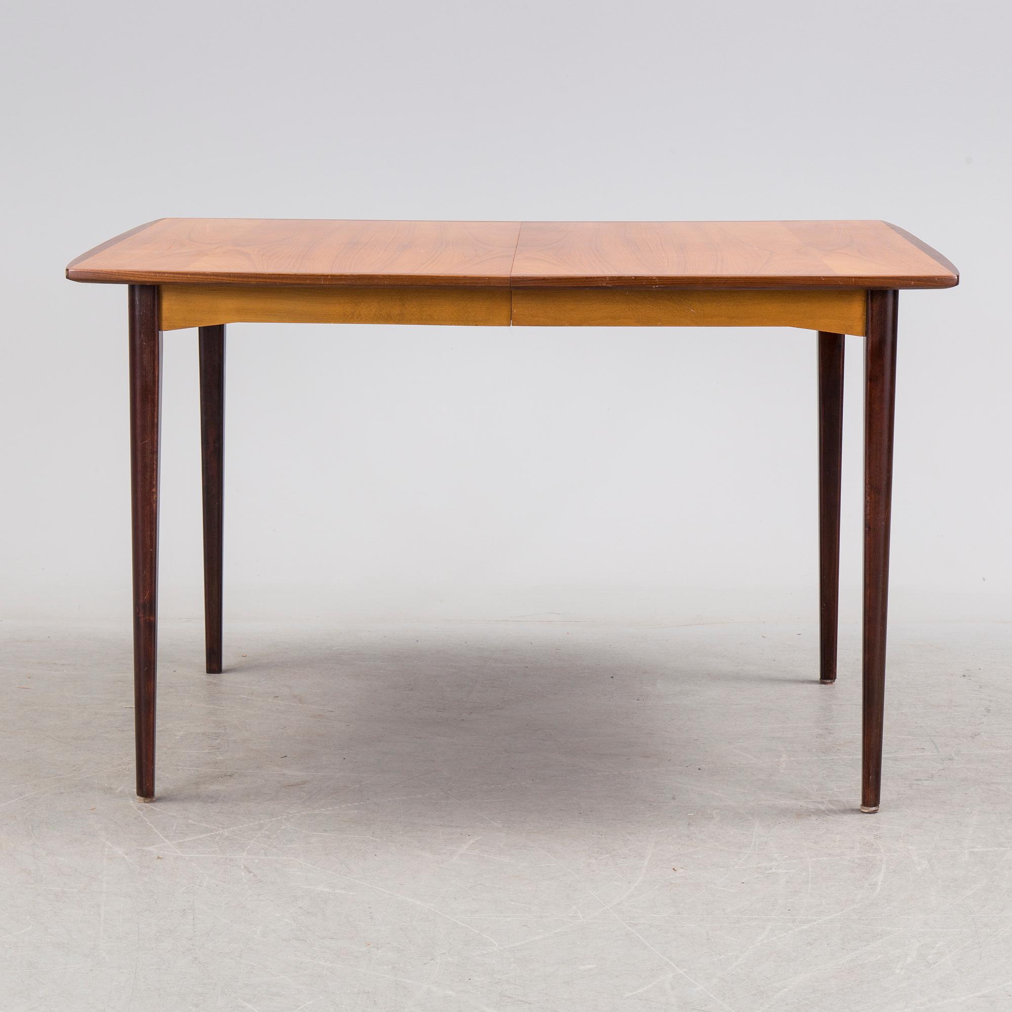 A mid 1900s dining table.