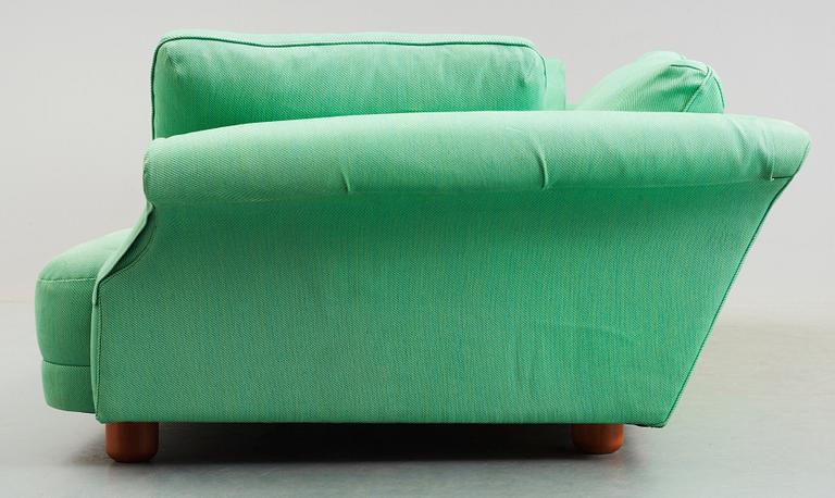 A Josef Frank 'Liljevalchs' sofa, Svenskt Tenn.