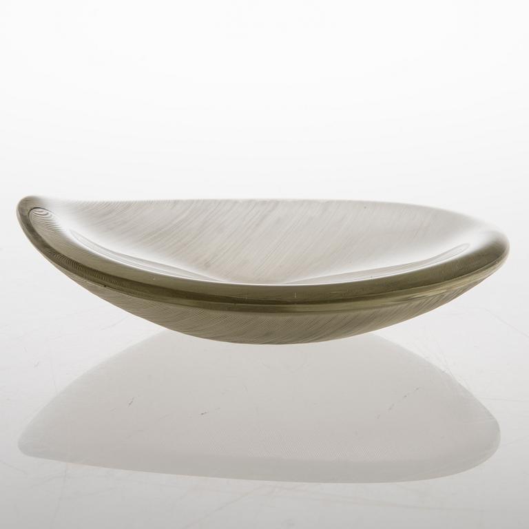 TAPIO WIRKKALA, VATI, 'Lehti', lasia, signeerattu Tapio Wirkkala Iittala 3337.