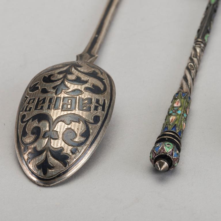 A set of six Russian silver and enamel spoons, around 1900 weight ca 195 gr.